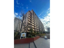 【千葉県/松戸市新松戸】新松戸アゼリアパークハウスA棟 外観：JR常磐線・武蔵野線「新松戸駅」徒歩５分のため、