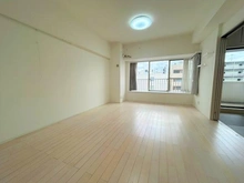 【千葉県/松戸市新松戸】パークハウス新松戸311 約１２．０帖のリビングダイニング