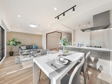 【千葉県/船橋市北本町】ブライトシティ船橋 オープンカウターキッチンのためLDは開放感溢れる空間です