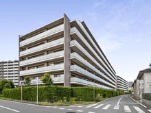 【千葉県/印西市戸神台】ブライトビューテラス千葉ニュータウン中央壱番館 外観：スタイリッシュな外観が印象的な大規模レジデンスです