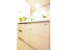 【東京都/江東区扇橋】メイツ深川住吉 収納量豊富な三面鏡付き洗面化粧台