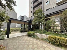 【東京都/江東区扇橋】メイツ深川住吉 緑を感じられるメインエントランス