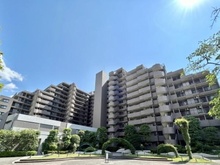 【東京都/板橋区小豆沢】パークハイツ小豆沢 外観：地上14階建て総戸数271戸のマンション