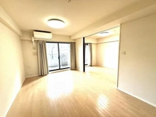 【神奈川県/横浜市神奈川区三枚町】クレストフォルム横浜片倉町 リビング