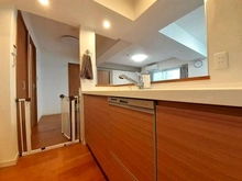 【神奈川県/横浜市保土ケ谷区和田】ダイアパレスクロッシングマインド横浜 家族との会話も弾む、人気の対面式キッチンです。