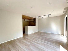 【神奈川県/横浜市神奈川区三ツ沢上町】三ッ沢上町パーク・ホームズ参番館 ご家族の会話がはずむ、開放的なＬＤＫ。