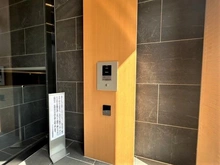【神奈川県/平塚市宮の前】プレシス平塚 鍵をかざすことなく解錠可能なハンズフリーキー採用