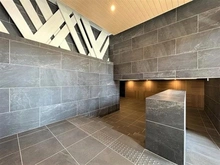 【神奈川県/平塚市宮の前】プレシス平塚 エントランスホール