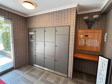 【東京都/調布市柴崎】ライオンズヒルズ調布つつじヶ丘弐番館 宅配ボックス完備