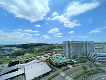 【東京都/稲城市若葉台】ファインストーリア　フラッグコート リビングダイニングからの南面眺望