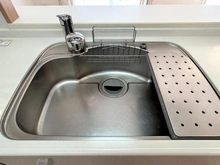 【東京都/稲城市矢野口】日神パレステージ京王よみうりランド 浄水器一体型水栓を備えたキッチンシンク