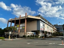 【東京都/多摩市鶴牧】ジオ多摩センター クロスガーデン多摩まで徒歩8分（約570ｍ）