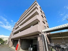 【神奈川県/横浜市港北区新羽町】モアグランデ新横浜北 【外観】2路線3駅利用可能♪ブルーライン「北新横浜」駅 平坦徒歩8分！便利な宅配ボックス付きです♪