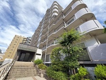 【神奈川県/横浜市磯子区東町】ソフトタウン根岸弐番館 外観：●総戸数７３戸・長谷工施工マンション