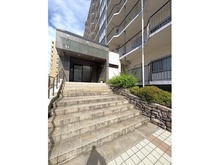 【神奈川県/横浜市磯子区東町】ソフトタウン根岸弐番館 ●丁寧に管理されたエントランス