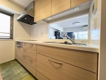 【神奈川県/横浜市都筑区佐江戸町】ガーデン横浜鴨居 リビングの様子が分かりやすい対面システムキッチン