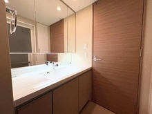 【神奈川県/横浜市都筑区佐江戸町】ガーデン横浜鴨居 大きな鏡で身支度のしやすい洗面室