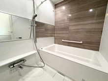 【神奈川県/横浜市都筑区佐江戸町】ガーデン横浜鴨居 清潔感のある浴室