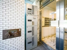 【東京都/港区元麻布】麻布台ナショナルコート 宅配BOX