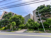 【東京都/狛江市和泉本町】グランドメゾン狛江J棟 マンションエントランスには車寄せスペースがございます。