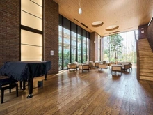 【東京都/狛江市和泉本町】グランドメゾン狛江J棟 リゾートホテル気分のエントランスラウンジです。