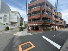 【埼玉県/川口市川口】グランドメゾン川口 マンションの1階部分にセブンイレブンがあります