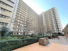 【埼玉県/川口市元郷】ビー・サイト 3棟からなる大型マンションです。
