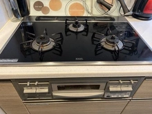 【埼玉県/川口市栄町】ブランズ川口栄町パークフロント 使い勝手のよい三口コンロです。