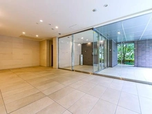 【東京都/新宿区下落合】ブランシエラおとめ山公園 ガラス張りの明るいエントランスロビー