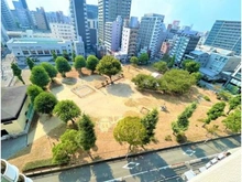 【大阪府/大阪市北区豊崎】日商岩井中津マンション 豊崎東公園が、マンション前にあります♪