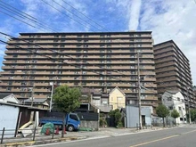 【大阪府/大阪市城東区新喜多東】四季彩都いちょう館B棟 外観：長谷工施工の大規模マンションです♪