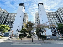 【大阪府/大阪市城東区中央】日商岩井野江マンション 外観：総戸数214戸の大規模マンション