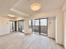 【大阪府/大阪市都島区友渕町】ローレルスクエア都島エル・フラッツ1番館 リビング