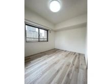 【大阪府/大阪市都島区善源寺町】セントプレイス大阪ガーデンアクアコート 洋室約７.２帖/東向きのお部屋で朝日が差し込みます。