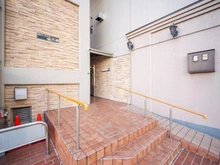 【大阪府/大阪市北区天満】朝日プラザ東天満 マンション入り口にはスロープがあります