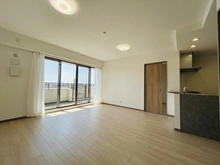 【大阪府/大阪市城東区古市】ウィズパークス大阪 リビング・ダイニング約13帖