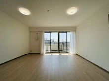 【大阪府/大阪市城東区古市】ウィズパークス大阪 リビングダイニングに床暖房ございます