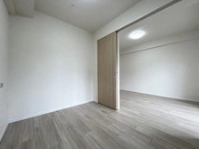 【大阪府/大阪市都島区中野町】サンフォーリーフタウン桜ノ宮 約4.5帖の洋室