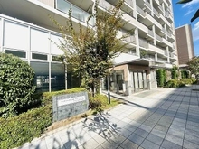 【大阪府/大阪市城東区古市】ウィズパークス大阪 エントランス