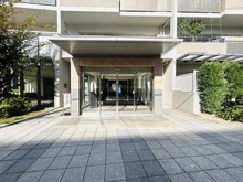 【大阪府/大阪市城東区古市】ウィズパークス大阪 エントランス