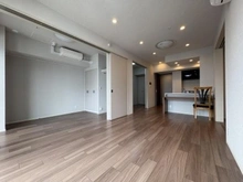 【大阪府/大阪市西区靱本町】プレミストタワー靭本町 LDKから洋室3部屋につながる間取りでございます。