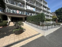 【東京都/大田区仲六郷】仲六郷ハウス エントランスにはスロープがございます（２０２６年４月撮影）