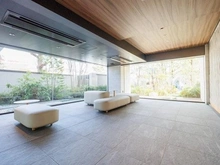 【東京都/府中市白糸台】シュロス府中武蔵野台シルクハウス 来客対応にも使用できるロビー