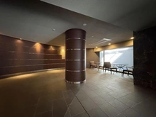 【神奈川県/横浜市戸塚区品濃町】プレミスト東戸塚 エントランス