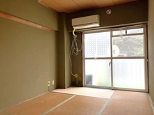 【神奈川県/横浜市戸塚区平戸】パールハイム東戸塚 和室約6帖。便利な押入れ収納付き。