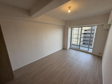 【大阪府/吹田市山田東】千里台スカイハイツC棟 主寝室にもぴったり！収納力も兼ね備えた快適な洋室