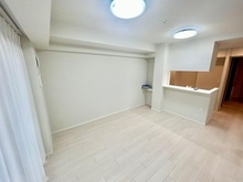【大阪府/吹田市千里丘北】マスターズマンション吹田千里丘中楽坊 フローリング・壁天井クロスを張替え。