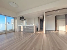 【千葉県/市川市南八幡】ブランズ本八幡 広々とした横長タイプのリビングダイニングです。