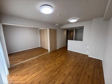 【埼玉県/朝霞市泉水】スカイヒルズメイツ朝霞台 外観：リビング、隣の洋室とつなげて開放的にお使いいただけます