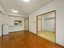 【東京都/東大和市桜が丘】西武東大和ハイツ 約11帖のリビングダイニング